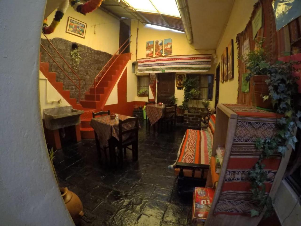Auquis Ccapac Guest House Cuzco Buitenkant foto